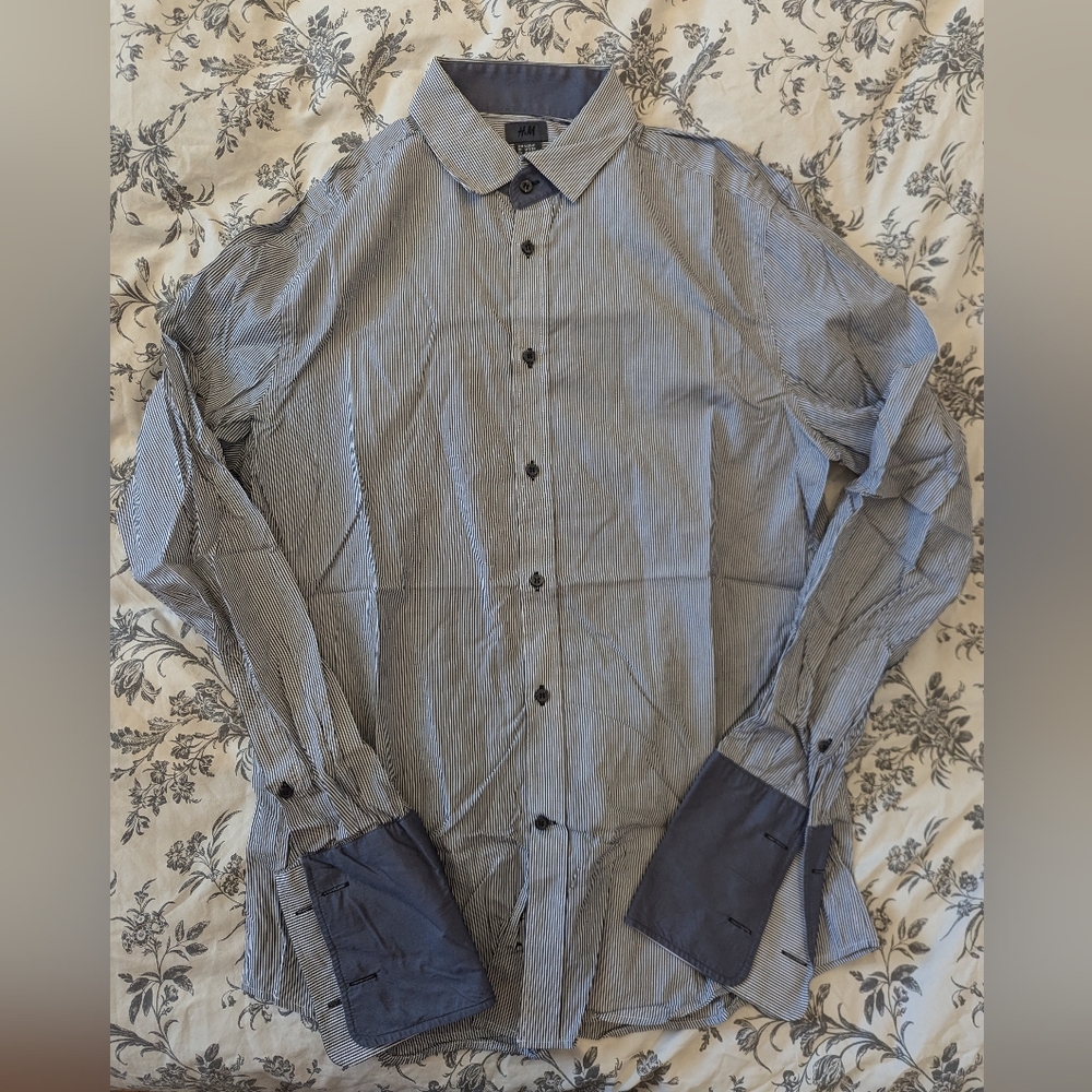 H&M French cuff medium sized dress shirt